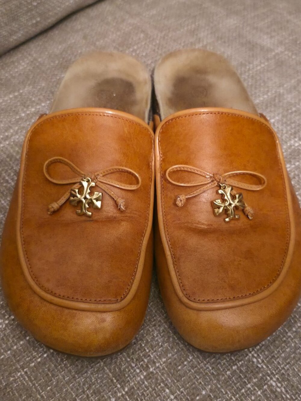 Tory Burch 'Tory Charm' Mule - Picture 2 of 3